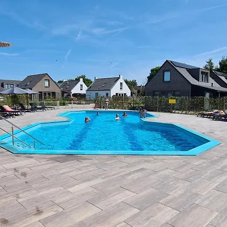 553 Op Recreatiepark De Wielen Chalet *
