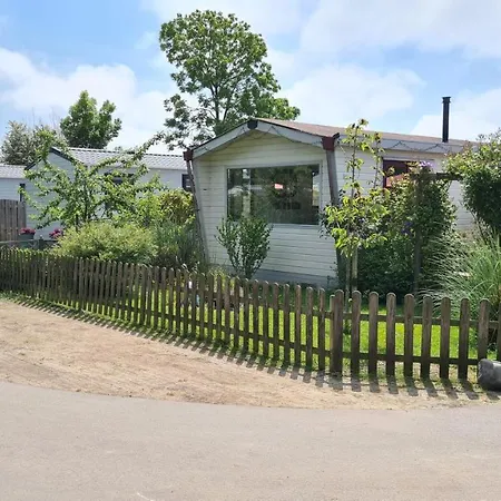 553 Op Recreatiepark De Wielen شاليه *