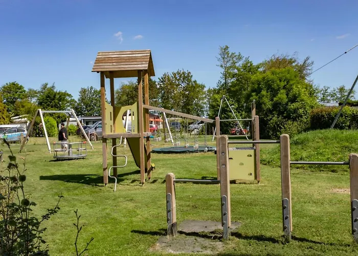 553 Op Recreatiepark De Wielen Chalet Sint Maarten