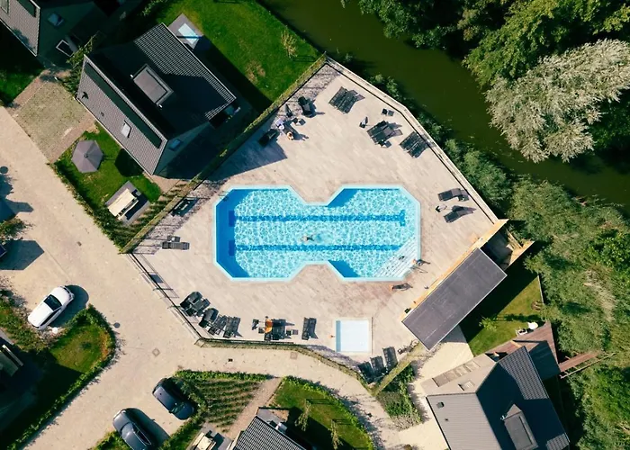 Chalet 553 Op Recreatiepark De Wielen *