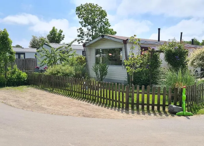 553 Op Recreatiepark De Wielen Chalet *