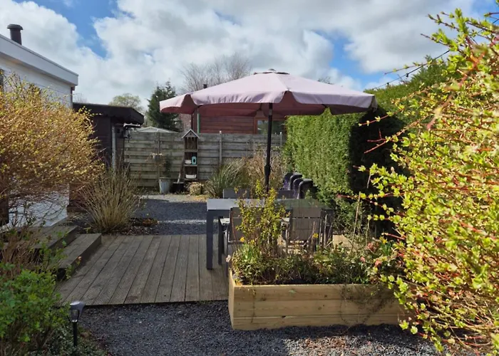 553 Op Recreatiepark De Wielen Chalet *